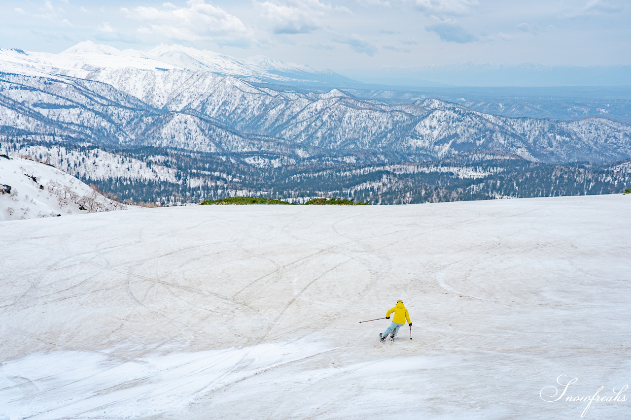 大雪山旭岳ロープウェイ｜ 2025～2026 Season Final...。北海道でイチバン高い山『旭岳』斜面にシュプールを描いて、滑り納め。今シーズンもありがとうございました。
